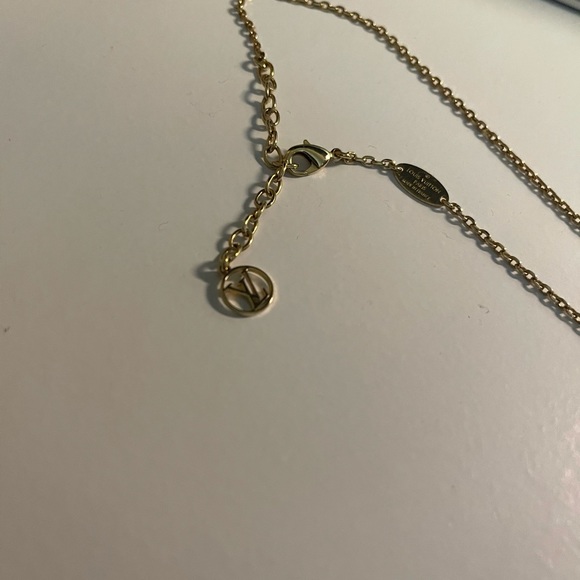 Louis Vuitton Necklace - Picture 3 of 8